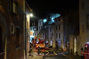 Feu d&#039;habitation au Monastier-sur-Gazeille : 48 pompiers engagés mardi soir (vidéo)