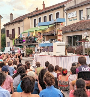 700 personnes pour le spectacle &quot;La Cuisinière&quot; à Vorey-sur-Arzon