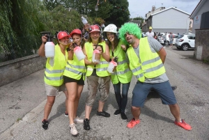 Saint-Romain-Lachalm : un défilé des classes en 0 plein de vie (photos + vidéo)