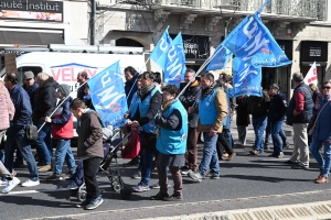 Réforme des retraites : entre 1900 et 4000 manifestants pèlerinent au Puy-en-Velay