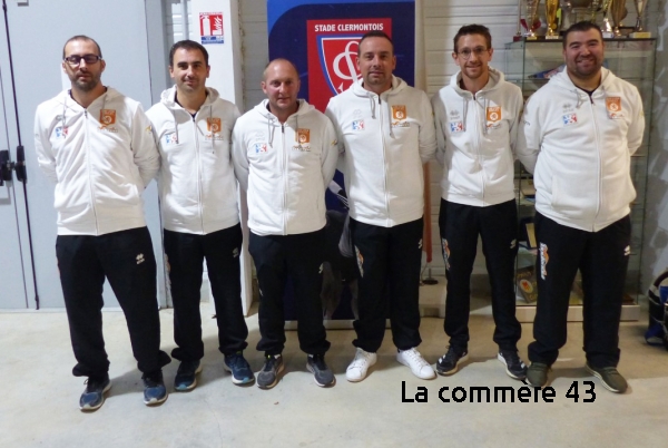 L&#039;équipe de Brice Paillard et Nicolas Charra (au centre)|L&#039;équipe de Jérémy Machabert (à gauche)||