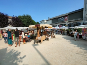 Les créateurs de Loz&#039;arts ouvrent leur saison estivale au Chambon-sur-Lignon