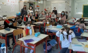 Dunières : deux masques offerts à chaque écolier