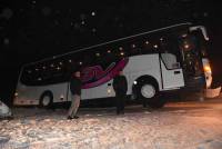 Des bus et des poids lourds en difficulté sur la neige
