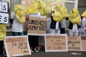Puy-en-Velay : pour les agents grévistes, &quot;les urgences sont asphyxiées&quot;