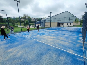 Yssingeaux : trois terrains de tennis et padel livrés à Montbarnier