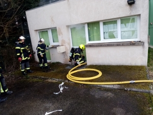Tence : une semaine de stage sur les incendies pour des pompiers de Haute-Loire