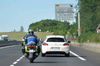 Les automobilistes pris en excès de vitesse étaient rattrapés et escortés jusqu&#039;à l&#039;aire de covoiturage de La Chapelle-d&#039;Aurec.