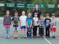 Le plateau galaxie tennis 9/10 ans a rassemblé 8 participants pour des petits matches sans enjeu.
