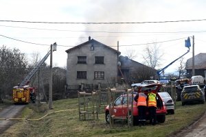 Solignac-sur-Loire : un feu prend dans un atelier, une maison fortement endommagée, un bâtiment agricole préservé
