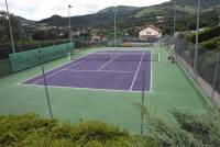 Retournac : des courts de tennis repeints... en violet