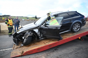 Une voiture percute un autre véhicule et s&#039;écrase contre un mur : un blessé grave à Craponne-sur-Arzon