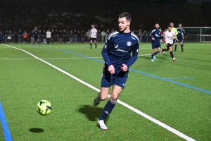 Foot, CHL : Velay FC passe par un trou de souris à Haut-Lignon