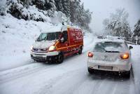Grazac : la route départementale paralysée après un accident entre un 4x4 et un chasse-neige