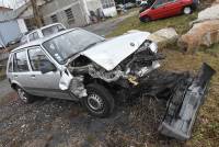 Yssingeaux : la voiture d&#039;une jeune conductrice finit contre un arbre