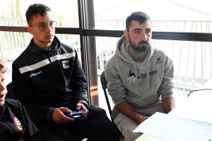 Bas-en-Basset : les frères Barriol imbattables au jeu FIFA