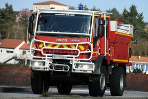 Monistrol-sur-Loire : un feu d&#039;herbe sèche fait intervenir les pompiers