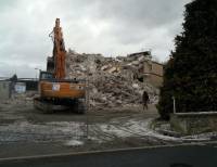 Craponne-sur-Arzon : un ancien immeuble de l&#039;OPAC en cours de démolition