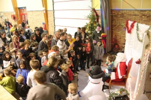 Sainte-Sigolène : un spectacle et le Père Noël en primeur pour les enfants