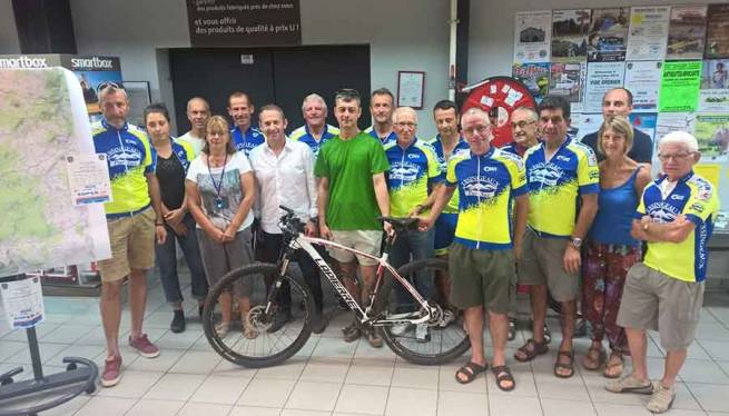Les bénévoles du Vélo Club d&#039;Yssingeaux se sont retrouvés samedi chez leur principal sponsor, Super U, en compagnie d&#039;Intersport et des Salaisons du Lignon, deux autres partenaires privilégiés.||