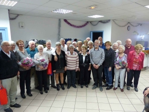 Monistrol-sur-Loire : le club des ainés fait le plein pour fêter Noël et les anniversaires