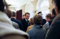 Une visite surprise d&#039;Emmanuel Macron au Puy-en-Velay (vidéo)