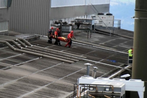 Monistrol-sur-Loire : un ouvrier chute sur un toit chez Barbier, les pompiers du Grimp sollicités pour le secourir