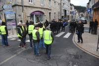 Yssingeaux : une délégation de Gilets jaunes reçue en sous-préfecture, le rond-point de Villeneuve occupé