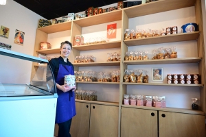 Le Chambon-sur-Lignon : Cécile Marcon ouvre une pâtisserie fine et le Café de la Gare