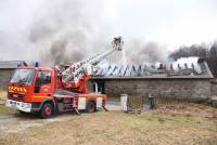 Le Mazet-Saint-Voy : une maison ravagée par un incendie (vidéo)
