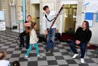150 écoliers de Jean-de-la-Fontaine découvrent des instruments originaux