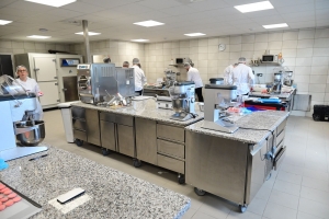 Yssingeaux : l&#039;Ecole de pâtisserie a pris possession de ses nouveaux laboratoires (vidéo)