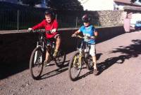 Alban Fayolle 8 ans et son cousin, les deux plus jeunes, ont fait 20 km en VTT.