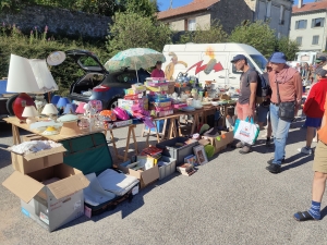 Montfaucon-en-Velay : le bourg occupé par un vide-greniers ce mercredi