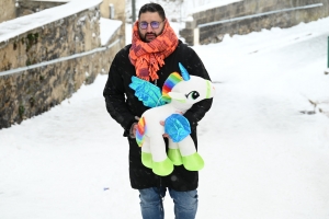 Yssingeaux : la fête foraine fait de la résistance face à la neige