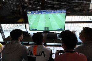 Bas-en-Basset : les frères Barriol s&#039;adjugent le tournoi de foot FIFA