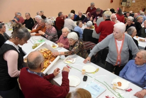 Sainte-Sigolène : 620 colis remis aux aînés de plus de 75 ans