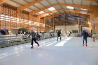 Bas-en-Basset : premières glisses sur la patinoire synthétique