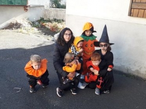 Yssingeaux : les enfants fêtent Halloween dans le quartier de Villeneuve
