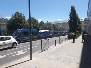 Les Gilets jaunes reprochent le déploiement de force de samedi au Puy-en-Velay