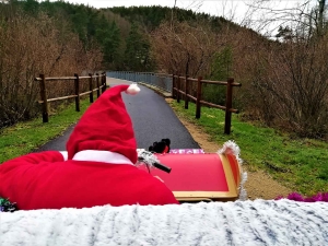 Insolite : le traîneau du Père Noël aperçu sur la Via Fluvia à Yssingeaux