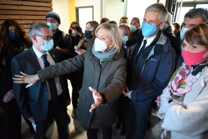 A Dunières, Valérie Pécresse prend le pouls à la maison de santé
