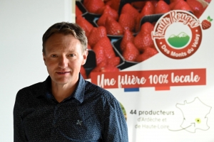 Eric Pauchon est le président du GIE des producteurs de fruits rouges des monts du Velay.|||