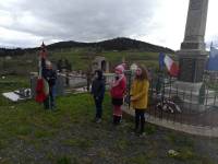 Queyrières : les enfants entonnent la Marseillaise