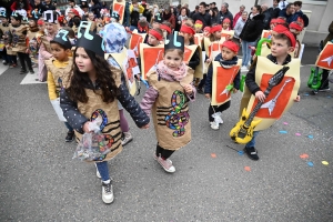 Monistrol-sur-Loire : les enfants ont swingué pour fêter Carnaval (vidéo)