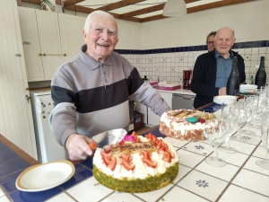 Yssingeaux : à 97 ans, Jean Durieux épate ses camarades au bridge