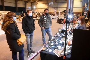 Montfaucon-en-Velay : des marchands et des tours en calèche au marché de Noël