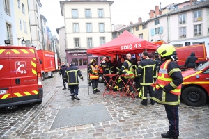 Au Puy-en-Velay, 11 appartements et 3 immeubles touchés par un incendie en centre-ville (vidéo)
