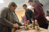 Les élèves de l&#039;Ensemble scolaire catholique fabriquent les objets pour le marché de Noël
