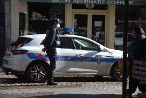 Puy-en-Velay : alcoolisé, un homme s&#039;en prend aux policiers municipaux